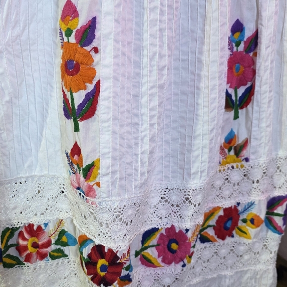 Vintage Style Handmade Lace Dress | Colorful Embroidery Boho Sz Medium Large - Picture 2 of 9